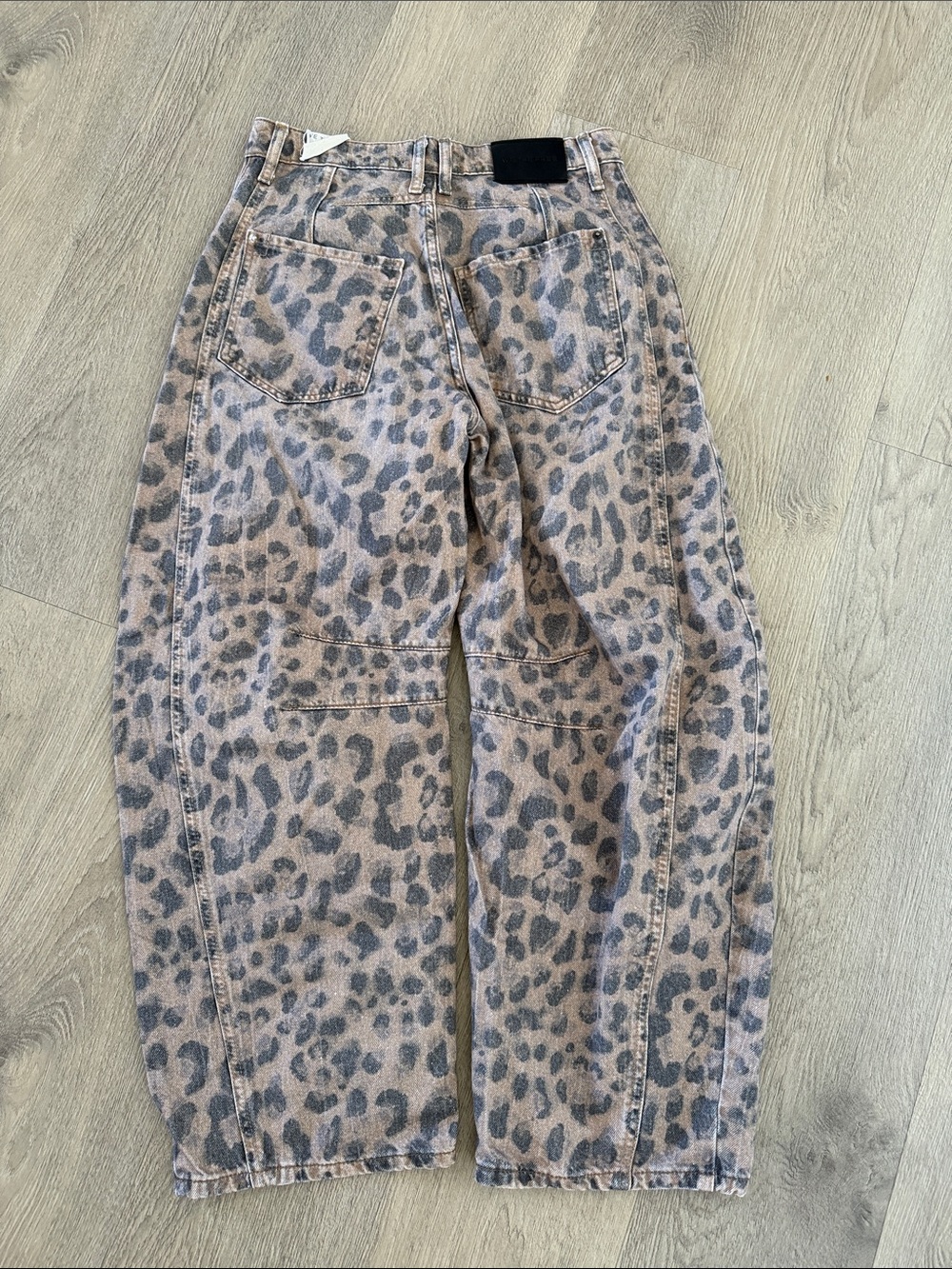 Free People x We The Free Good Luck Leopard Barrel Jeans - Picture 2 of 9